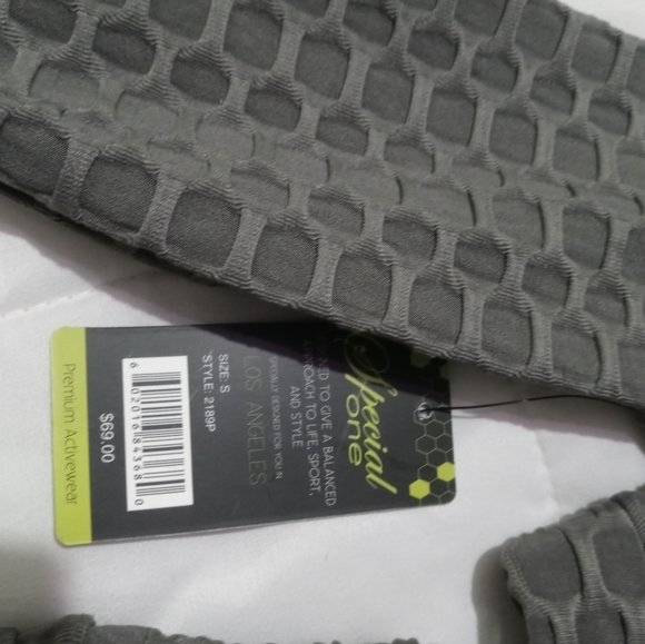 Premium activewear - Picture 2 of 4